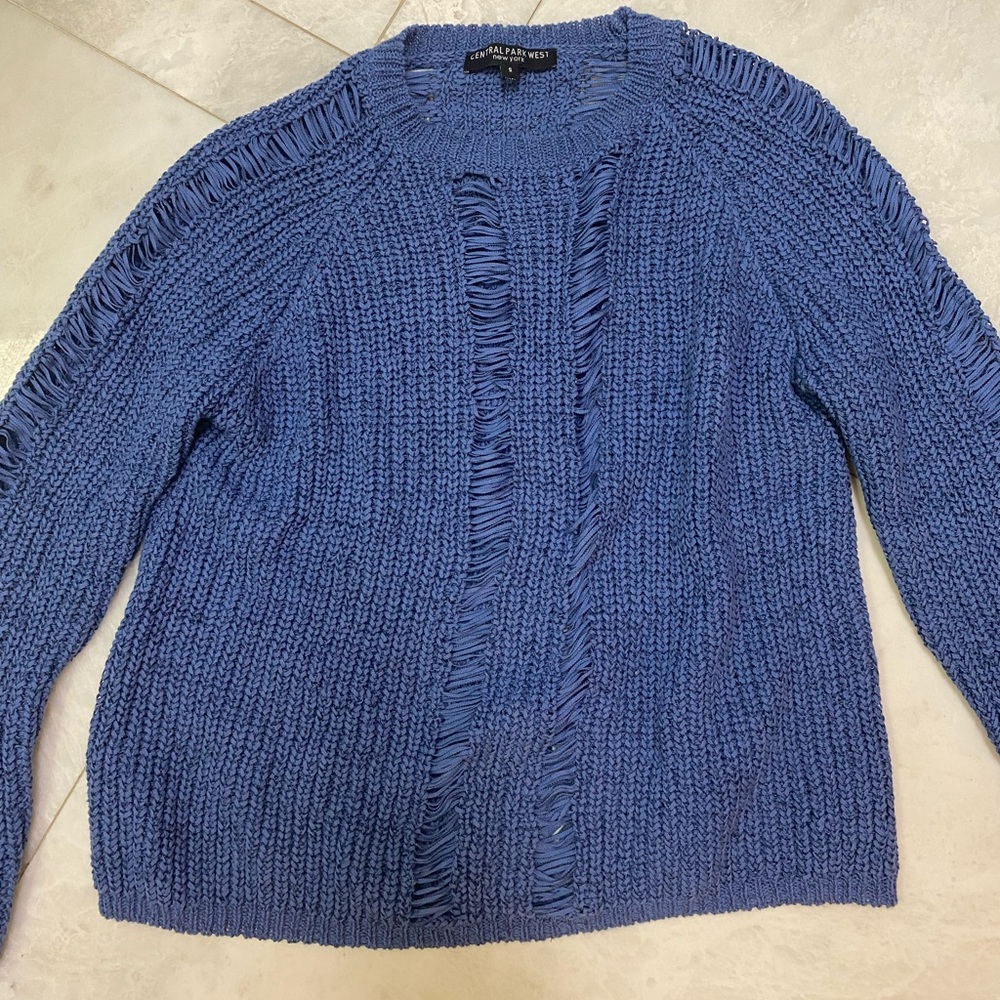 Blue Sweater With String Pattern - image 2